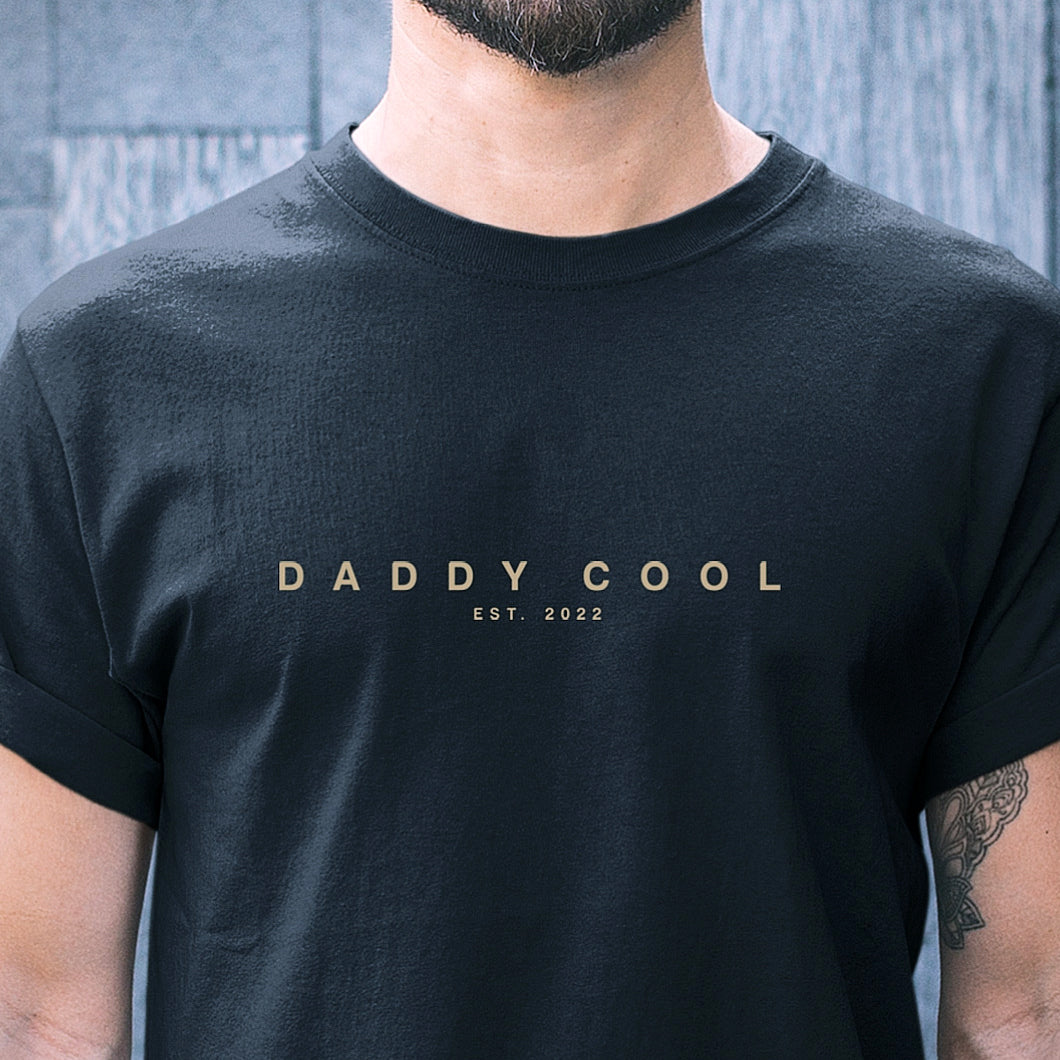 Daddy Cool Modern Edition T-Shirt - Datum personalisierbar